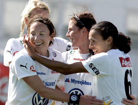 Hanna Ljungberg, Malin Moström och Marta, jubel