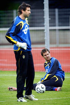 Rami Shaaban och Andreas Isaksson, (målvakt)