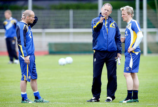 Lars Lagerbäck, Förbundskapten diskuterar med Fredrik