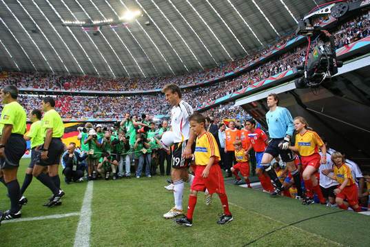 Inmarsch till premiärmatchen