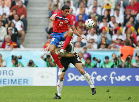 Leonardo Gonzalez, Costa Rica och Arne Friedrich, Tyskland