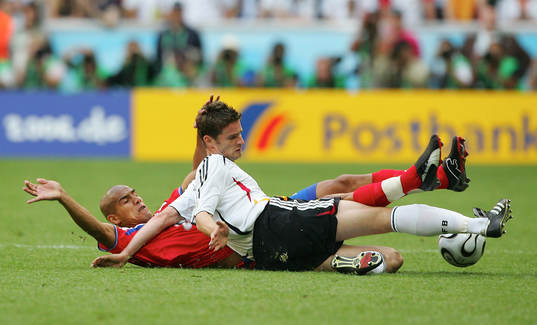Douglas Sequeira, Costa Rica och Arne Friedrich, Tyskland