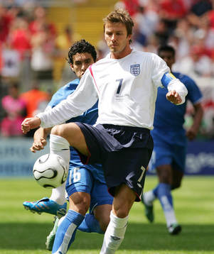 David Beckham,  England och Cristian Riveros, Paraguay
