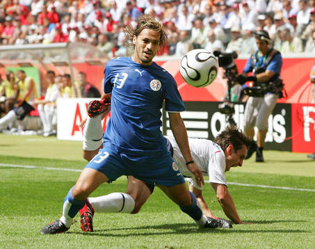 Frank Lampard,  England och Carlos Paredes, Paraguay