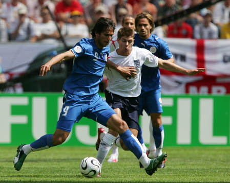 Steven Gerrard,  England och Roque Santa Cruz, Paraguay