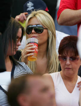 Alex Curran (Flickvän Steven Gerrard, Öl)