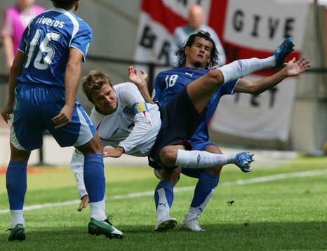 David Beckham,  England och Nelson Valdez, Paraguay