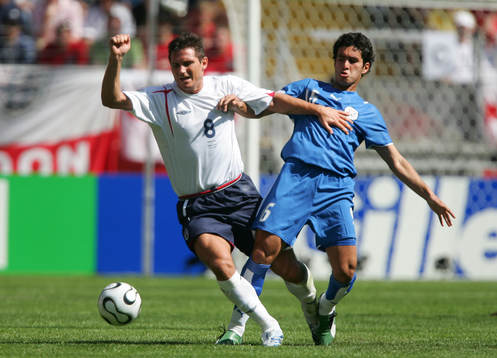 Frank Lampard,  England och Carlos Bonet, Paraguay
