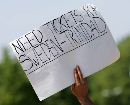 Söker biljetter (Need Tickets For Sweden-Trinidad)