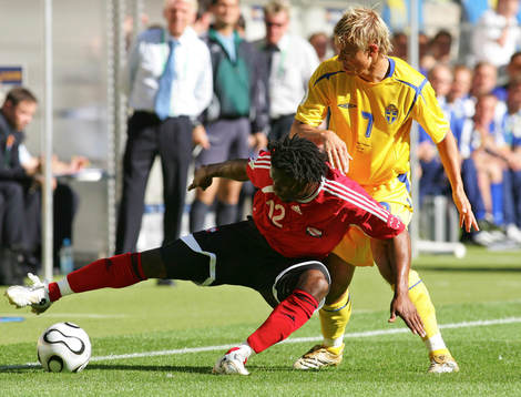 Collin Samuel, Trinidad och Niclas Alexandersson, Sverige