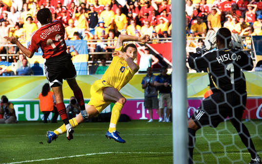 Zlatan Ibrahimovic, Sverige skjuter mot målvakt, Shaka