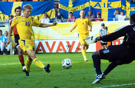 Shaka Hislop, Trinidad räddar friläget från Marcus