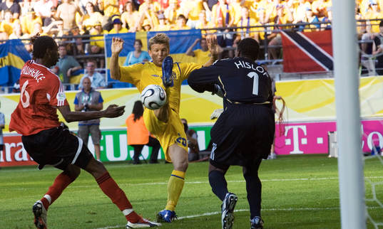 Shaka Hislop, Trinidad räddar ett friläge från Marcus