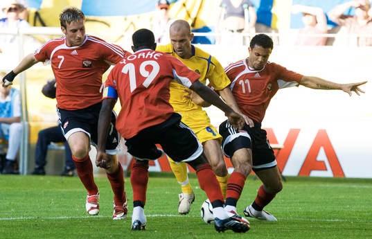 Fredrik Ljungberg, Sverige mot tre
