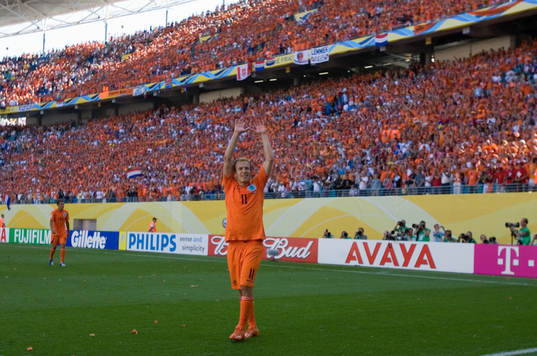 Matchvinnaren Arjen Robben tackar