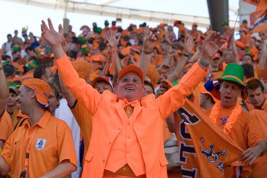 Det var fest på läktaren, mycket orange