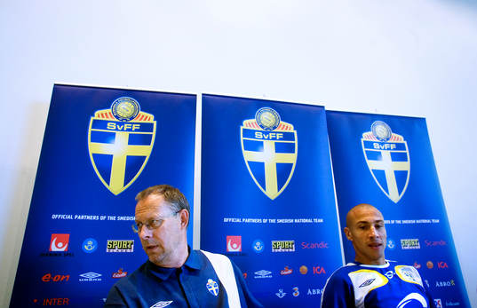 Lars Lagerbäck, förbundskapten och Henrik Larsson