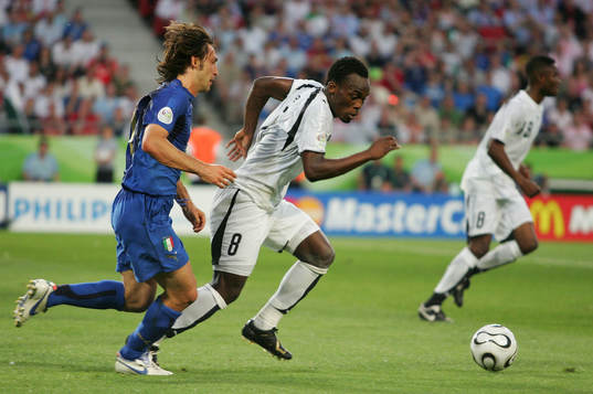 Andrea Pirlo, Italien och Michael Essien, Ghana