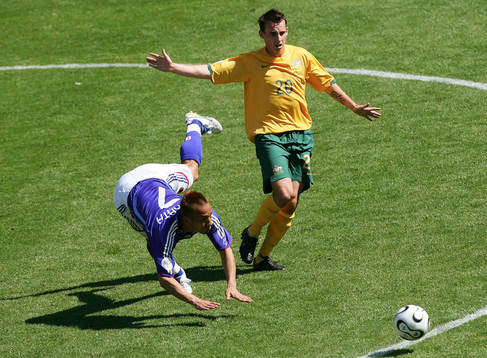 Hidetoshi Nakata, Japan och Like Wilkshire, Australien