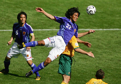 Yuji Nakazawa, Japan och Mark Viduka, Australien