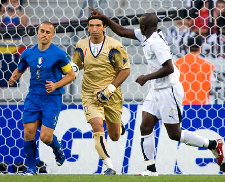 Gianluigi Buffon, målvakt och Fabio Cannavaro, Italien och