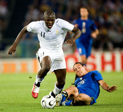 Sulley Muntari, Ghana och Mauro Camoranesi, Italien