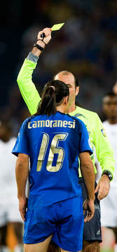 Mauro Camoranesi, Italien får varning av domare Carlos