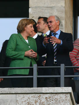 Förbundskansler Dr. Angela Merkel och Franz Beckenbauer