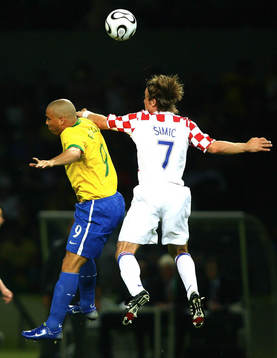 Ronaldo, Brasilien och Dario Simic, Kroatien