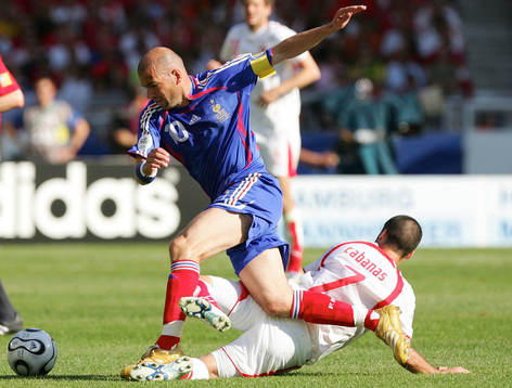 Zinedine Zidane, Frankrike och Ricardo Cabanas, Schweiz