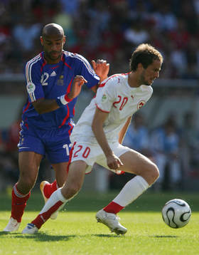 Thierry Henry, Frankrike och Patrick Mueller, Schweiz