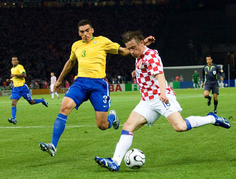 Jerko Leko, Kroatien skjuter mot täckande Lucio, Brasilien