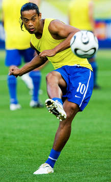 Ronaldinho, Brasilien med en skruvad höger