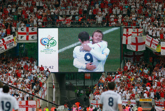 David Beckham och Wayne Rooney, England (Jubel, TV,
