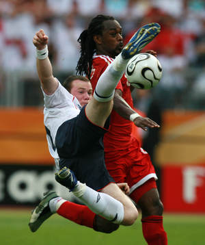 Wayne Rooney, England och Brent Sancho, Trinidad
