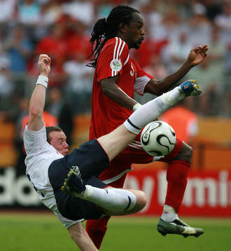 Wayne Rooney, England och Brent Sancho, Trinidad