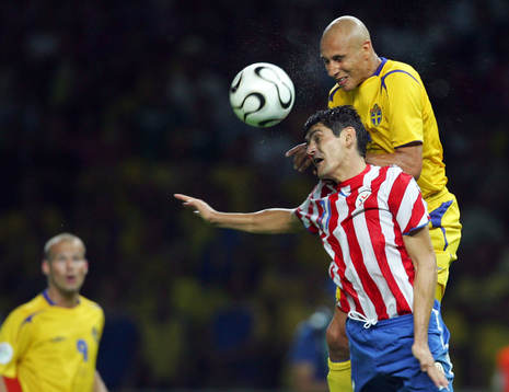Denis Caniza, Paraguay och Henrik Larsson, Sverige. Nick,