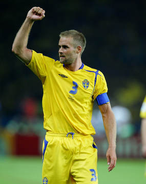 jubel: Olof Mellberg, Sverige