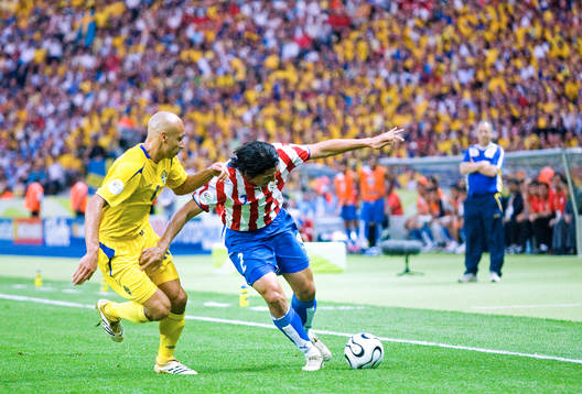 Henrik Larsson och Jorge Nunez, Paraguay