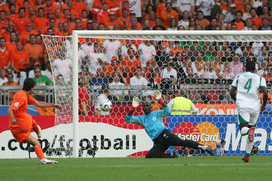 Ruud Van Nistlerooy, Holland och Jean Jacques Tizie,