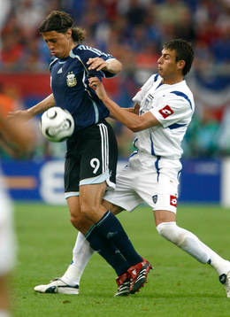 Hernan Crespo, Argentina och Milan Dudic, Serbien/Montenegro