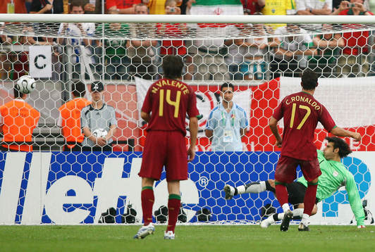 Cristiano Ronaldo gör 2-0 på straff för Portugal