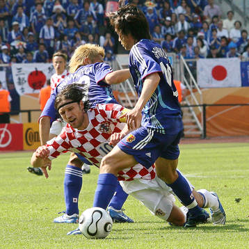 Niko Kovac, Kroatien faller mellan Junichi Inamoto,