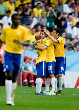 Roberto Carlos, Fred och Kaka, Brasilien, jubel