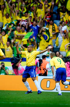 Adriano och Ronaldo, Brasilien jubel med publiken