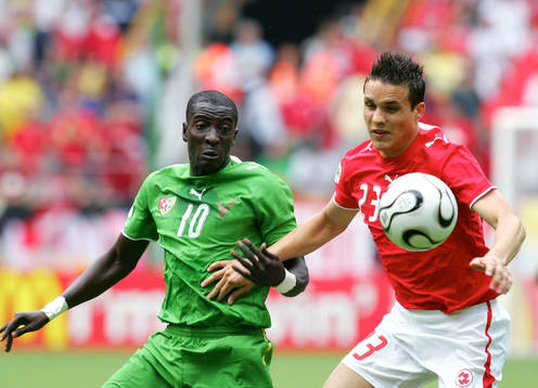 Cherif Toure Mamam, Togo och Philipp Degen, Schweiz