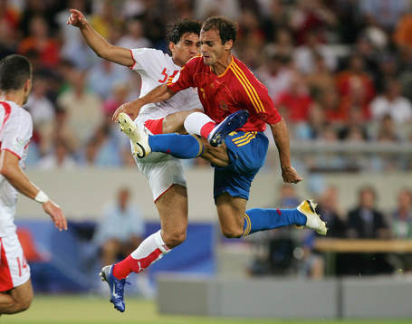 Mariano Pernia, Spanien och Zied Jaziri, Tunisien
