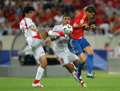 Fernando Torres, Spanien och Riadh Bouazizi, Tunisien