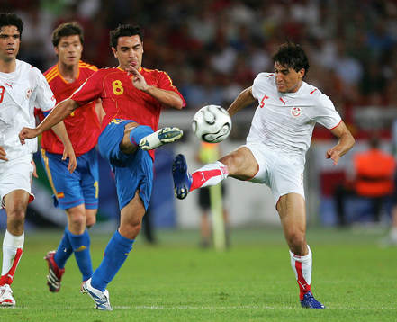 Xavi, Spanien och Zied Jaziri, Tunisien