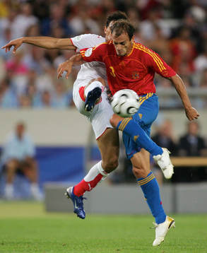 Mariano Pernia, Spanien och Zied Jaziri, Tunisien